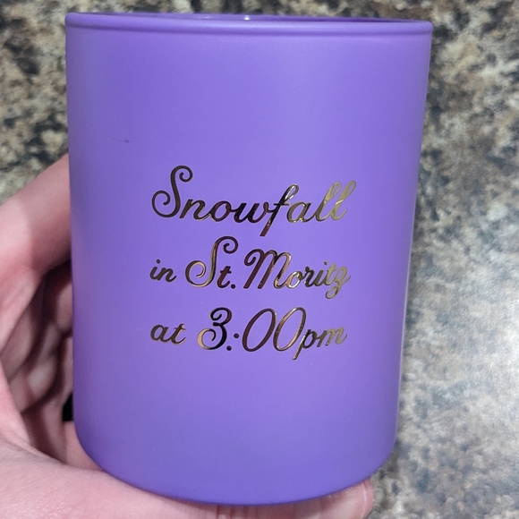 LOHN Snowfall - Poached Fig & Honey Candle - Picture 3 of 4